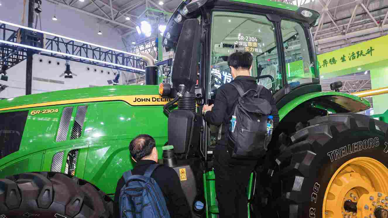 2025年1-11月:广西拖拉机累计出口金额同比增长114.4%(图1) 2025年1-11月:广西拖拉机累计出口金额同比增长114.4%(图1)