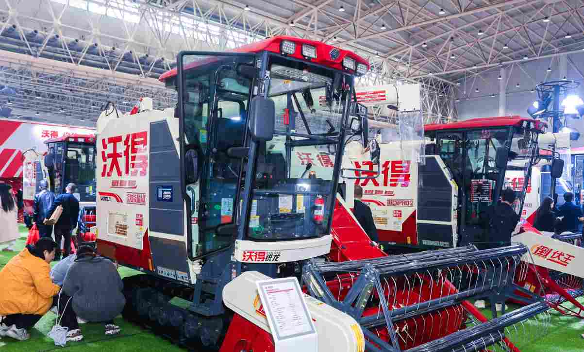 江苏省:2025年1-10月拖拉机产量及出口情况(图1) 江苏省:2025年1-10月拖拉机产量及出口情况(图1)